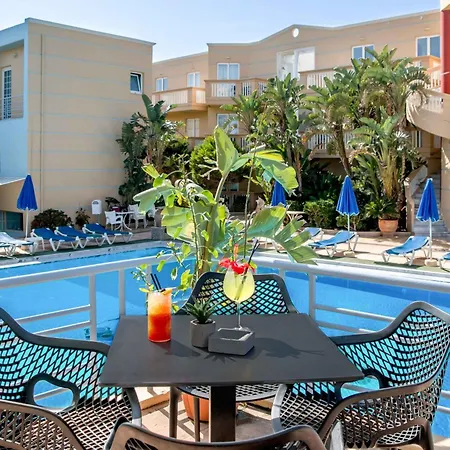 Aparthotel Futura 2*